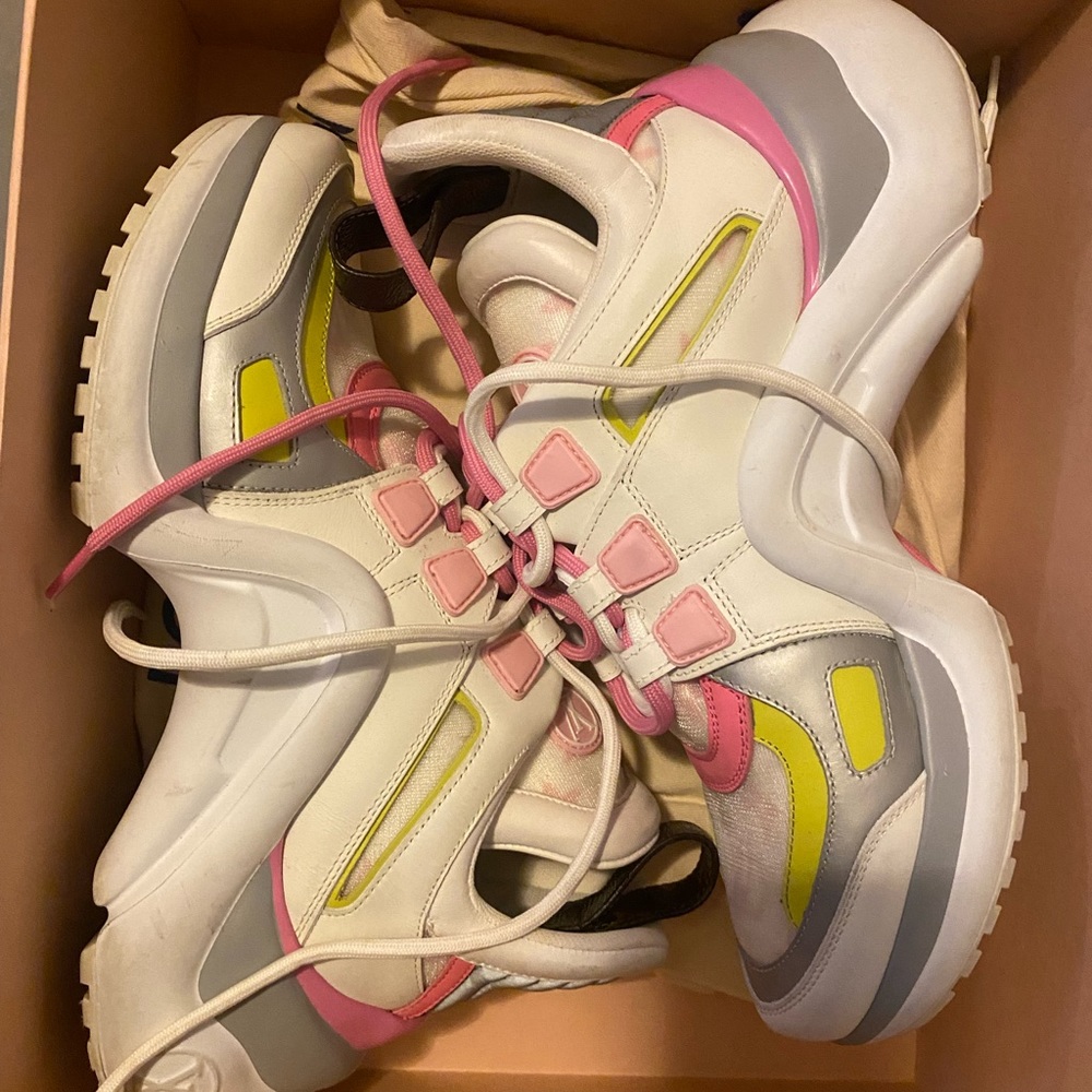 Louis Vuitton arch v sneakers